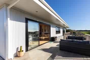 22B St Ives Grove, Whalers Gate