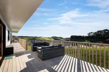 22B St Ives Grove, Whalers Gate