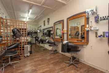 Calling All Barbers And Hairdressers!