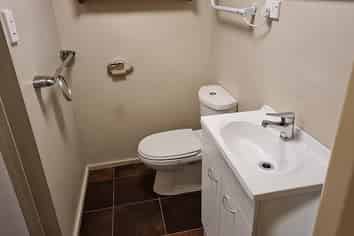 3 Bronte Place, Waltham