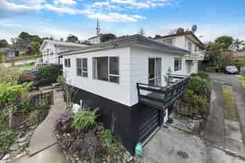 1A/215 Hampden Terrace, Nelson South