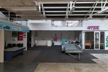 Commercial building for Lease Frankton