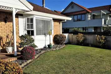 32 Byron Avenue, Takapuna