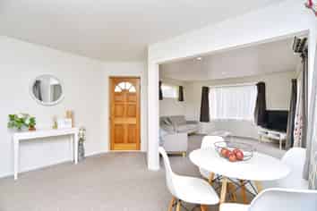 3/11 Grove Road, Addington