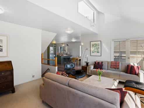 17 Rarangi Road, Saint Heliers