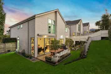 14a Colonel Barton Glade, Saint Johns