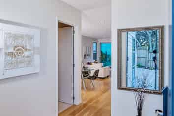 14a Colonel Barton Glade, Saint Johns