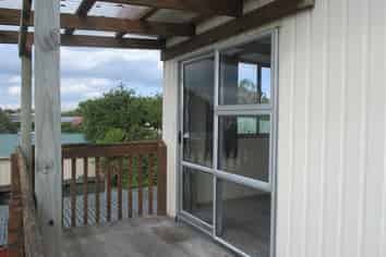 4/196 Kimbolton Road, Feilding