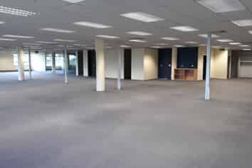 1293m² OFFICE AVAILABLE 2022