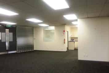 1293m² OFFICE AVAILABLE 2022