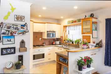 27 Stillwater Avenue, Burwood