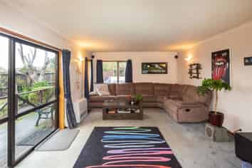 27 Stillwater Avenue, Burwood