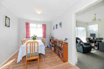 25 Scarlet Drive, Ranui