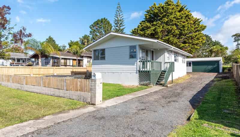 25 Scarlet Drive, Ranui