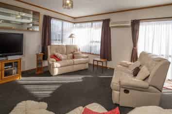 2/350 Burnett Street, Ashburton