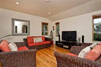 190B East Coast Rd, Castor Bay