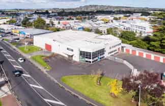 Prime Location and High Exposure