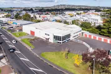 Prime Location and High Exposure