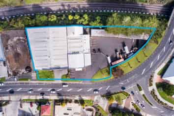 Prime Location and High Exposure