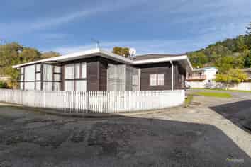 4/12 Raukawa Street, Stokes Valley