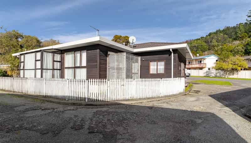 4/12 Raukawa Street, Stokes Valley