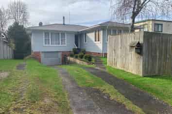 12 Cron Ave, Te Atatu South