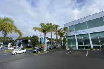 Rare, Road Front, Ground Floor Office 310m²