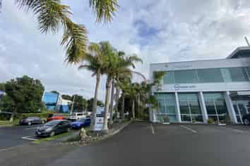 Rare, Road Front, Ground Floor Office 310m²