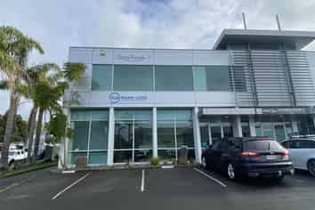 Rare, Road Front, Ground Floor Office 310m²