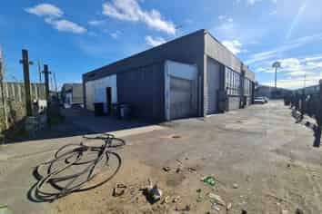 Neilson Warehouse + Yard