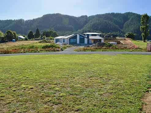 2 Honoiti Ranapiri Pl, Manakau