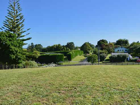 2 Honoiti Ranapiri Pl, Manakau