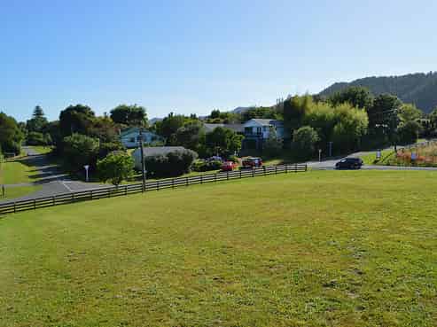 2 Honoiti Ranapiri Pl, Manakau