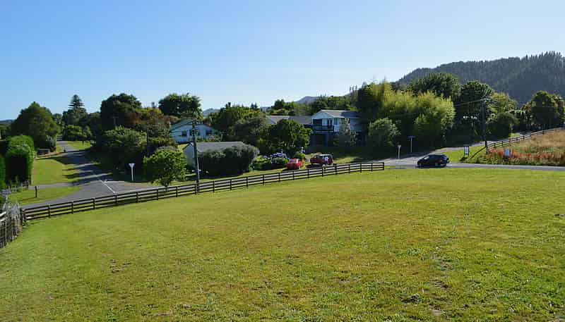 2 Honoiti Ranapiri Pl, Manakau