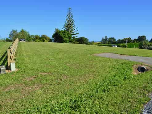 2 Honoiti Ranapiri Pl, Manakau