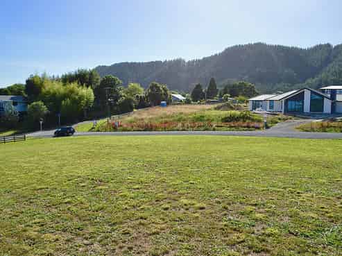 2 Honoiti Ranapiri Pl, Manakau