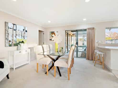 2/29 Crescent Hills Court, Northpark