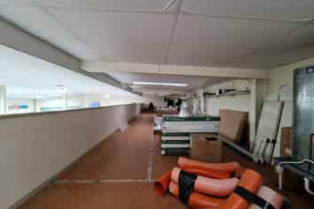 Large Cavendish Retail