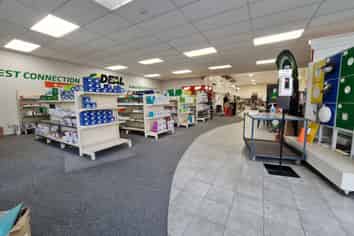 Large Cavendish Retail