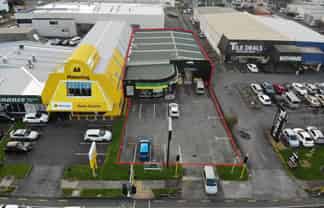 Large Cavendish Retail