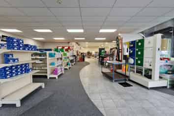 Large Cavendish Retail