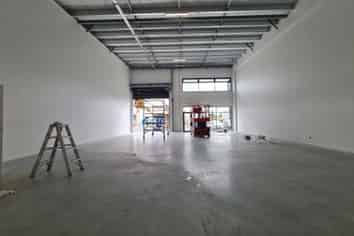 NEW BUILD WAREHOUSE - PRESENT ALL OFFERS