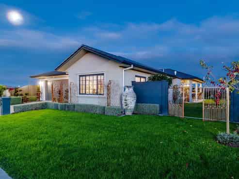 7 Aspiring Drive, Poraiti