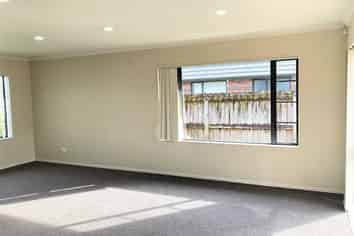 16 Old Park Place, Takanini