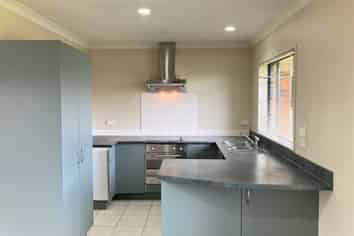 16 Old Park Place, Takanini