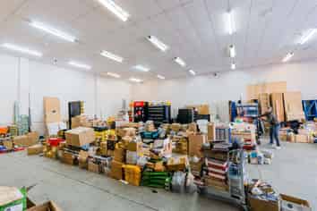 Big Profile Warehouse + Showroom Opportunity