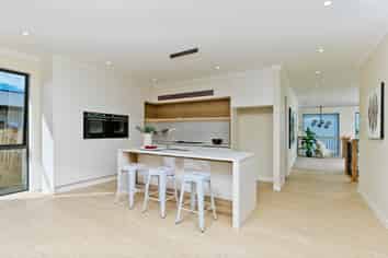 33 Surf View Crescent, Red Beach