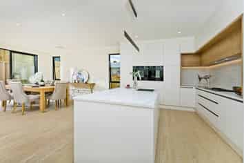 33 Surf View Crescent, Red Beach