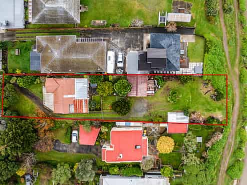 12 Mana Esplanade, Paremata