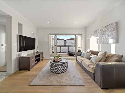 50/218 Green Lane West, Epsom